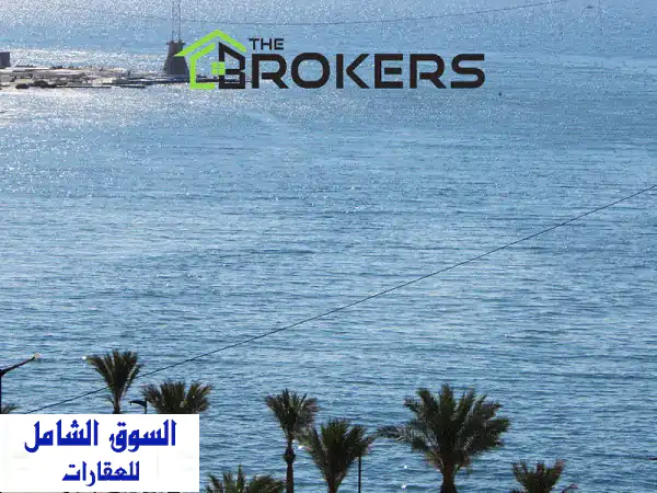 مكتب فاخر للإيجار في عين المريسة، بيروت - إطلالة...
