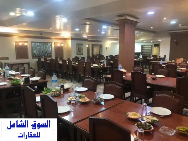 محل تجاري فاخر للإيجار - نزلة نادي الغولف - مساحة 450 متر! 