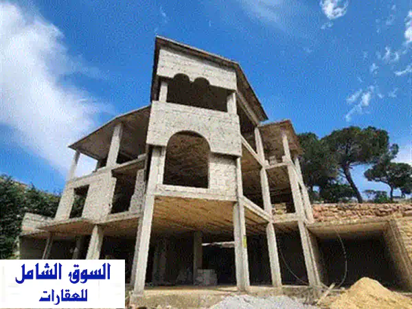 فيلا فاخرة للبيع في بعبدات - شاليمار: ملاذك الخاص بانتظارك!