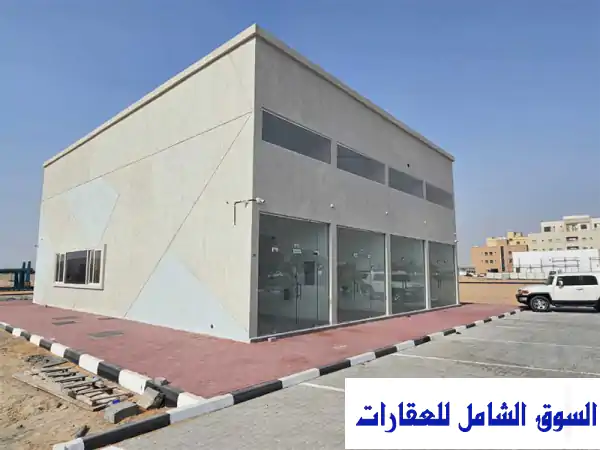 معرض ومحلات تجارية راقية للإيجار أو البيع في...