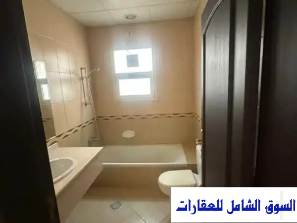 فيلا مستقلة فاخرة للإيجار السنوي في زاخر العين - 6...