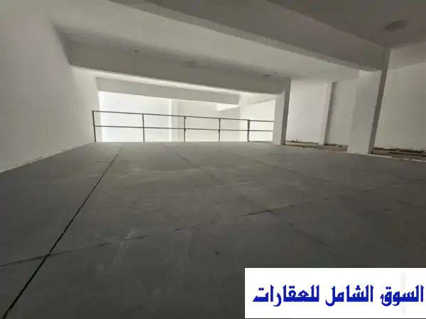 معرض ومحلات تجارية راقية للإيجار أو البيع في الجرف الصناعية 2 - فرصة استثمارية ذهبية!