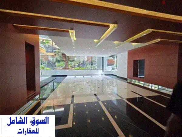 شقة فاخرة للبيع في وسط المدينة بإطلالة بحرية خلابة - موقع متميز!