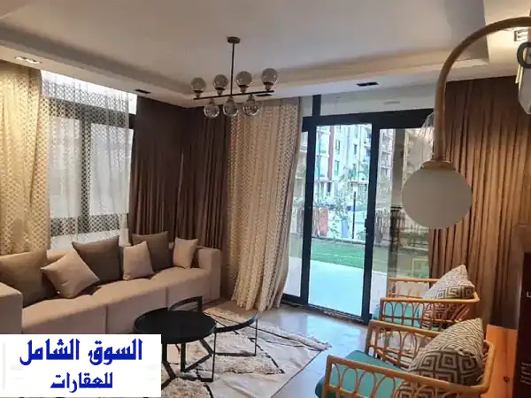 شقة مفروشة فاخرة للإيجار في كمبوند ازاد -...