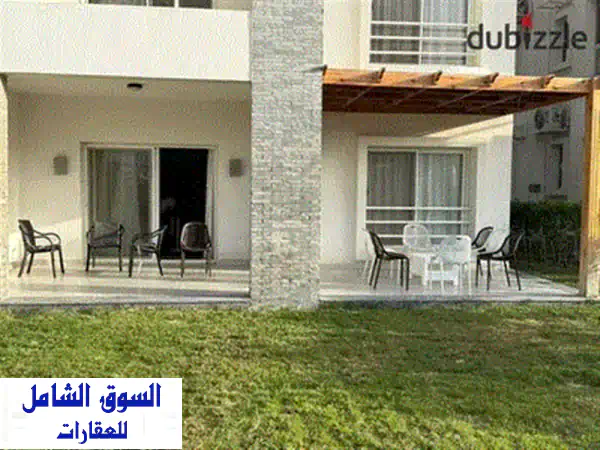 فرصة ذهبية! فيلا توين هاوس متشطبة بالكامل في أمواج الساحل بسعر لا يُصدق!