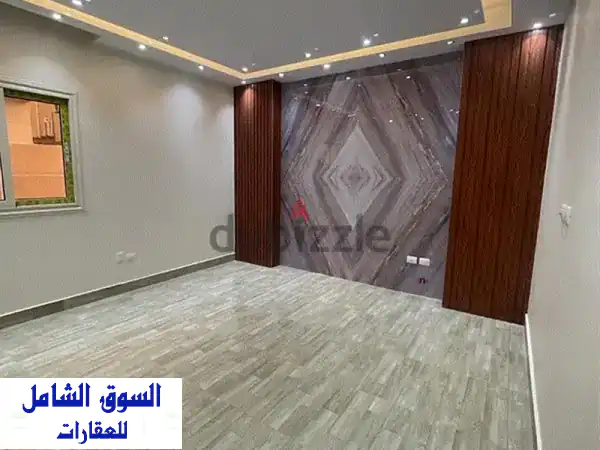 دوبلكس فخم للبيع بالأندلس - مساحة 450م²، حديقة...