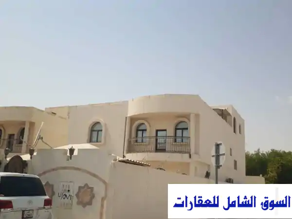 فيلا فاخرة للبيع في أم صلال - مؤجرة بعائد ممتاز حتى 2026!