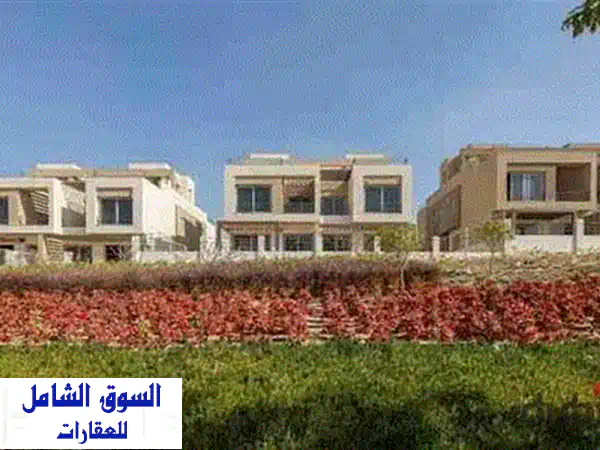 فيلا عائلية فاخرة للبيع في بالم هيلز التجمع الخامس...
