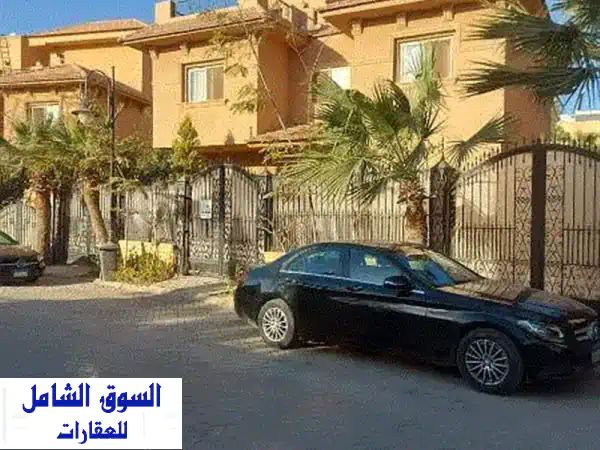 فيلا فاخرة 660م² في مون فالي 1 بالتجمع الخامس |...