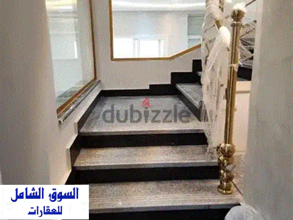 فيلا مستقلة فاخرة للإيجار في جراند ريزيدنس القاهرة الجديدة - موقع مميز!