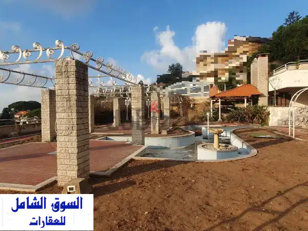 فيلا فاخرة للبيع في بيت شباب - إطلالة بانورامية خلابة!