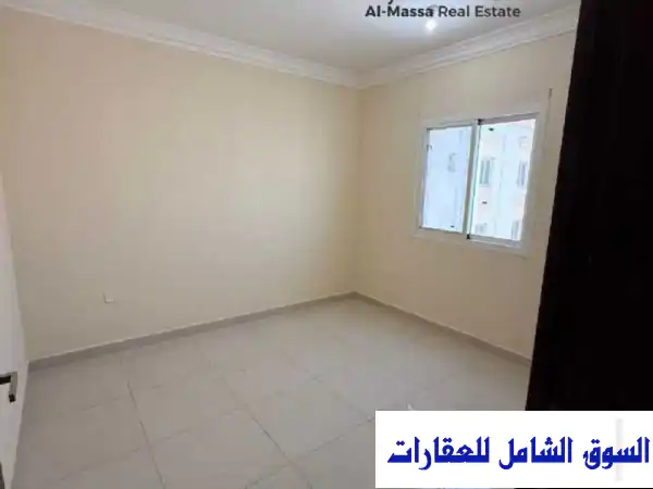 شقة فاخرة للإيجار في الوكرة - 3 غرف نوم، موقع متميز! (4000 ريال)