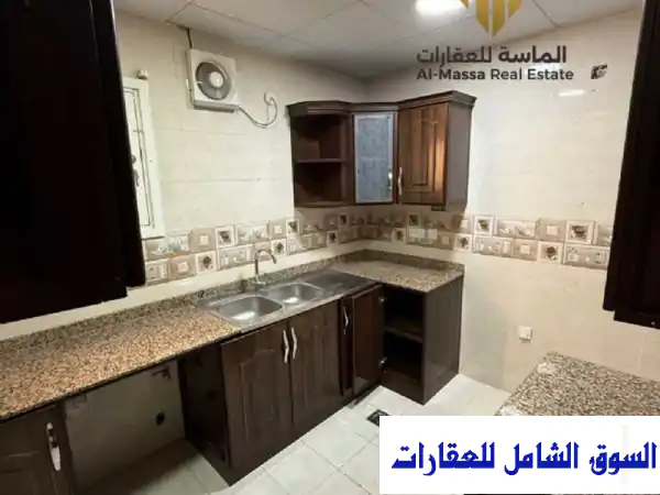 شقة فاخرة للإيجار في الوكرة - 3 غرف نوم، موقع متميز!...