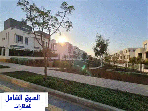 فيلا فاخرة للبيع في قطامية هيلز - حمام سباحة، تصميم فاخر، موقع مميز!