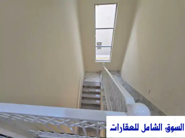 فيلا فاخرة للإيجار في الياسمين، عجمان | 5 غرف نوم، حوش كبير، موقع مميز