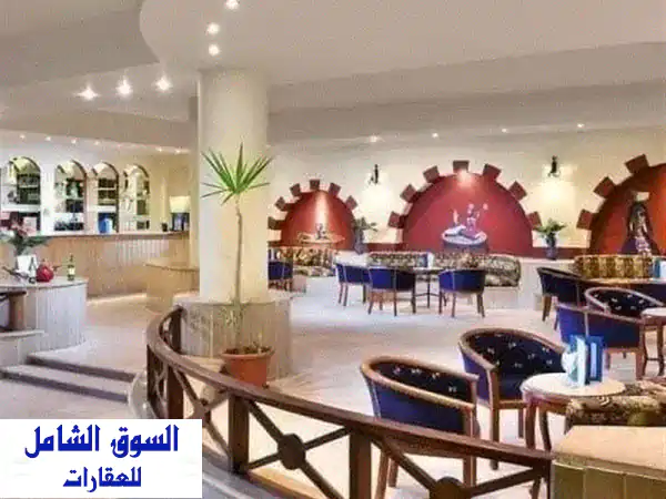 فرصة استثمارية استثنائية: فندق 4 نجوم + أرض 200 ألف...