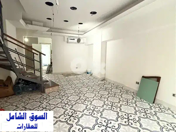 محل تجاري فاخر للإيجار في الأشرفية - مساحة 140 متر مربع...