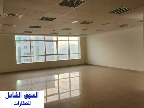 مكتب فاخر للإيجار في قلب الفجيرة - فرصة استثمارية...