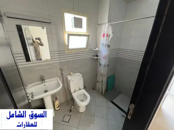 شقة فاخرة غرفة وصالة للإيجار السنوي في عجمان - كورنيش - إطلالة بحرية خلابة!