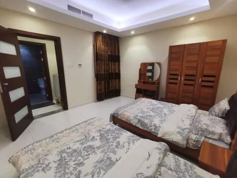 فرصة لا تعوض: شقة مفروشة بالكامل للبيع في منطقة جميلة جداً في أمواج