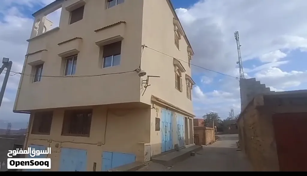 منزل للبيع بمنطقة اسكسي قيادة واويزغت عمالة أزيلال منطقة زوينة قرب بين الويدان وبعيدة على بني ملال ب