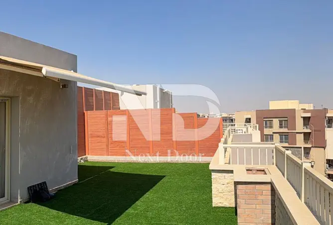 البيع في جايد ريزيدنس: بنتهاوس 340م للبيع مع روف...