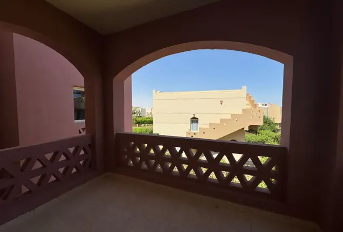 البيع في مكادي هايتس: شقة باطلالة مفتوحة بحري...