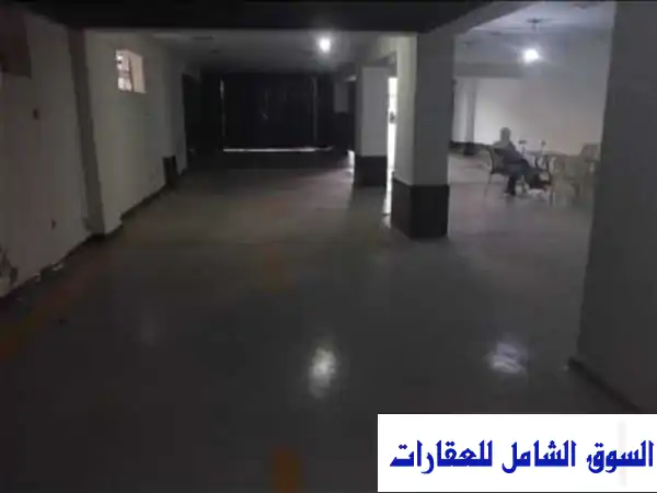 فرصة ذهبية! معرض تجاري فاخر 300م للإيجار بقلب أكتوبر | المحور الخدمي الرئيسي أسفل المونوريل