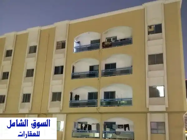 فرصة استثمارية لا تعوض: بناء تجاري وسكني فاخر للبيع...