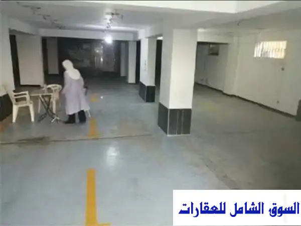 فرصة ذهبية! معرض تجاري فاخر 300م للإيجار بقلب أكتوبر...