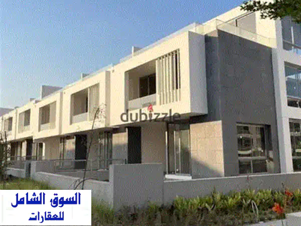 شقة بنظام فيلا بمدخل خاص وحديقة 255م للبيع في ديونز الشيخ زايد | أمام بيفرلي هيلز مباشرة