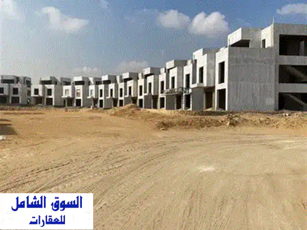 للبيع فيلا ستاندالون باعلي درجه من الخصوصيه والهدوء مقدم (1,540,000) في التجمع لافيستا ميفيدا جنب هايد بارك