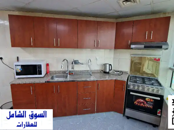 شقة للإيجار عجمان: أبراج الأورينت - غرفتين وصالة بإطلالة بحر و خور نادرة | فرش فندقي فاخر