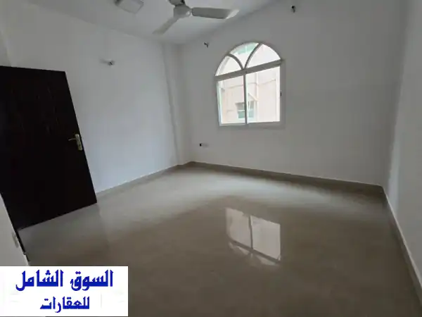 فرصة سكنية مميزة: غرفة وصالة للإيجار في الروضة عجمان | 27 ألف (6 دفعات) | قرب شارع الشيخ عمار والخدمات