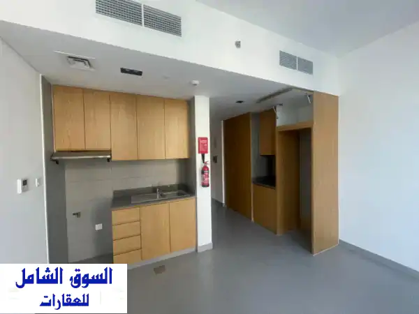 فرصة استثمارية ذهبية: استوديو تجاري للبيع في الممشى مويلح، الشارقة | دخل فوري وموقع استراتيجي