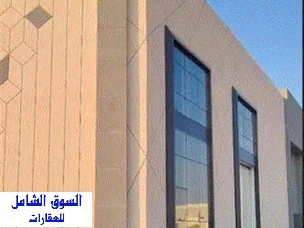 فرصة استثمارية ذهبية: عقار صناعي/تجاري ضخم للبيع بمساحات هائلة وقوة كهربائية 550 كيلو وات!