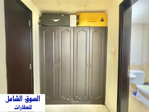 إيجار غرفة ماستر مفروشة بحمام خاص في الشارقة التعاون | شامل وجاهز للسكن فوراً!