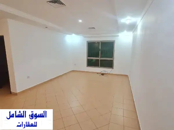 شقة أرضي مرتفع فاخرة للإيجار بسلوى | 3 غرف نوم...