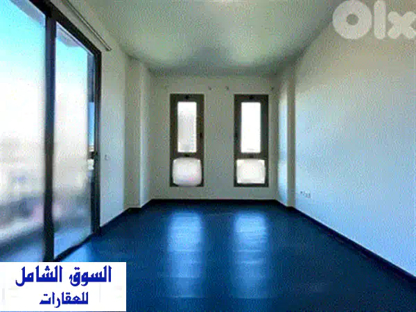 مكتب فاخر 70م² للإيجار بالصيفي، بيروت: إطلالة ساحرة، مولد خاص ومواقف متوفرة - JH254686