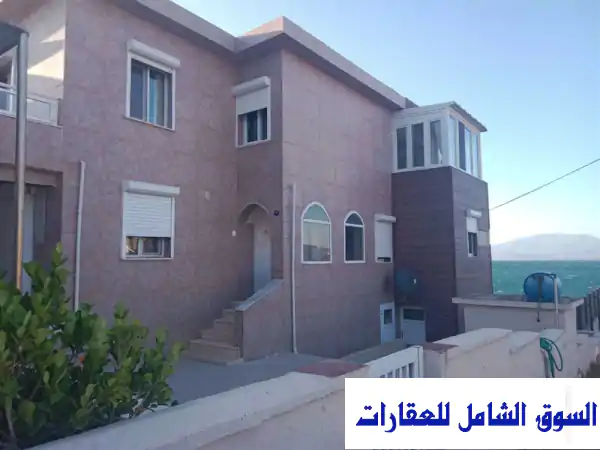 فرصة استثمارية ذهبية: مبنى تجاري مرخص 300م² على البحر...