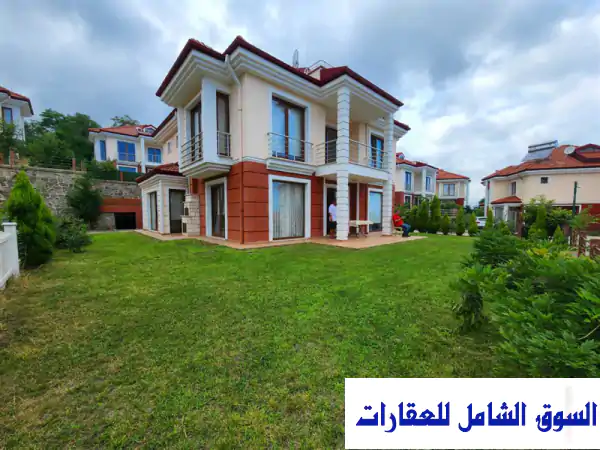 فلل للبيع في طرابزون 2025: فيلا فاخرة بإطلالة...