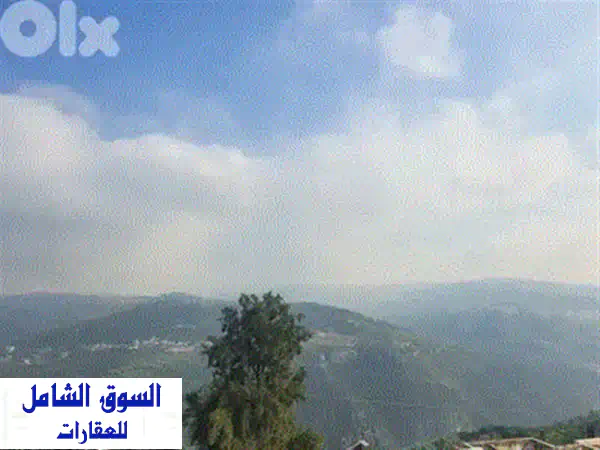 فرصة استثنائية! شقة فسيحة 240م+50م تراس للبيع في برمانا العيون بإطلالة جبلية بانورامية ساحرة.