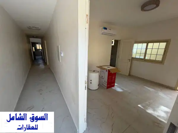 فرصة استثنائية! إيجار ملحق فيلا فاخر 3 غرف ماستر بالمويهات 2 عجمان | كهرباء مواطن | 50 ألف | أول ساكن