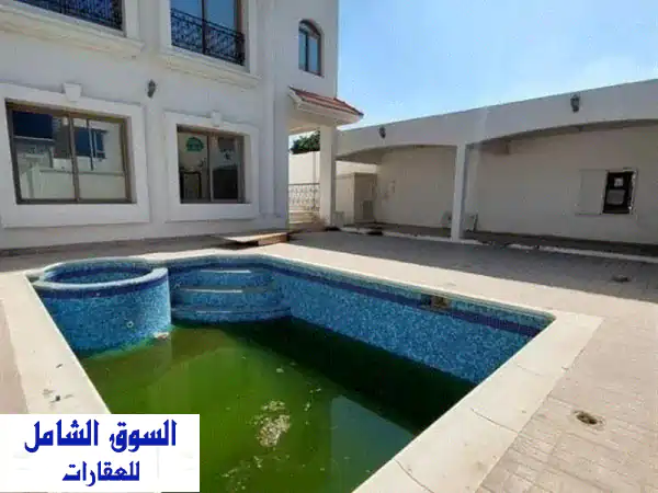 استأجر الآن: فيلا راقية نصف مفروشة في العالي، البحرين...
