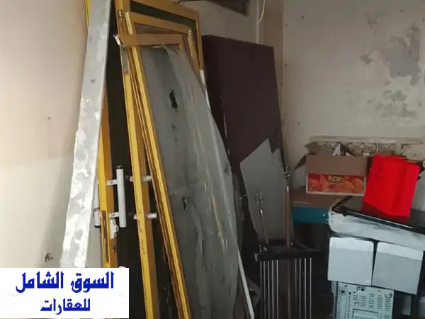 فرصة ذهبية! محل تجاري 25م للإيجار على كورنيش عجمان - مباشر عالبحر | شامل كهرباء وصيانة | 30 ألف سنوي!