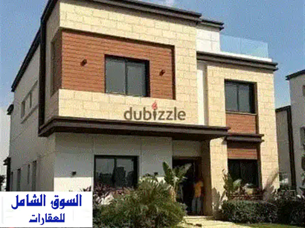 فرصة استثنائية: فيلا تاون هاوس سوبر لوكس بقطامية جاردنز التجمع الخامس - استلام فوري من المالك مباشرة!