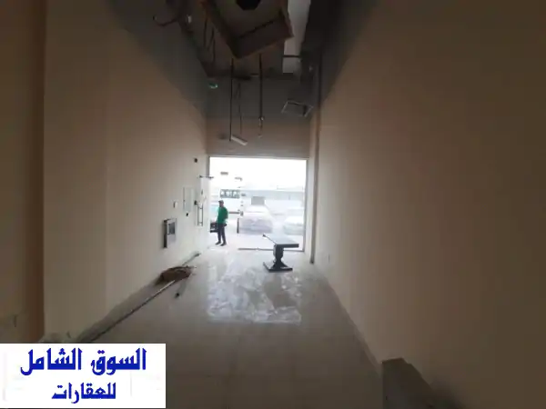 فرصتك الذهبية! محل تجاري للإيجار بالمويهات 2 عجمان | موقع حيوي ومميز