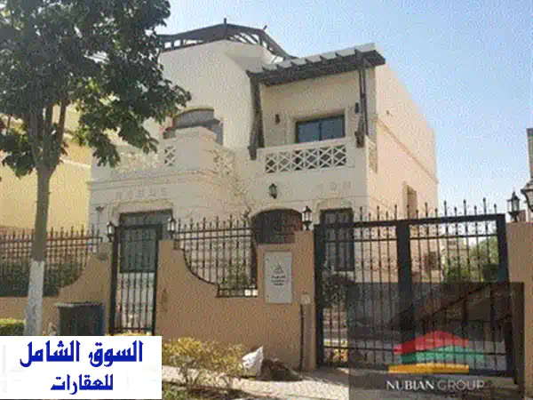 فيلا مميزة مفروشة بحمام سباحة للإيجار في هايد بارك  القاهرة الجديدة