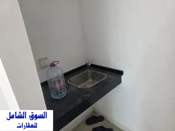 فرصة ذهبية: محل تجاري للإيجار في الحميدية، شارع الجامعة عجمان - موقع استراتيجي لصالون نسائي (60 ألف د.إ)