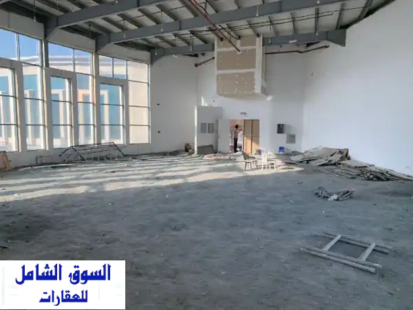 فرصة استثمارية: محل تجاري ضخم 2600 قدم للإيجار بقاعة الشروق مول، عجمان الروضة | شارع الشيخ عمار مباشرة
